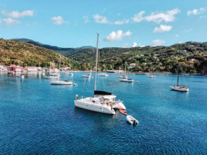 Catamaran tout confort sur la baie de Deshaies